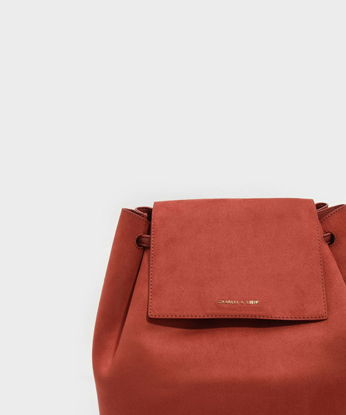 CHARLES & KEITH（チャールズ & キース）の「フロントフラップショルダーバッグ / FRONT FLAP SHOULDER BAG（ショルダーバッグ・レディース・クリアレッド/グレー/ブラック・XL）」の7枚目の写真