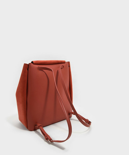 CHARLES & KEITH（チャールズ & キース）の「フロントフラップショルダーバッグ / FRONT FLAP SHOULDER BAG（ショルダーバッグ・レディース・クリアレッド/グレー/ブラック・XL）」の6枚目の写真