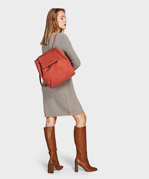 CHARLES & KEITH（チャールズ & キース）の「フロントフラップショルダーバッグ / FRONT FLAP SHOULDER BAG（ショルダーバッグ・レディース・クリアレッド/グレー/ブラック・XL）」の4枚目の写真