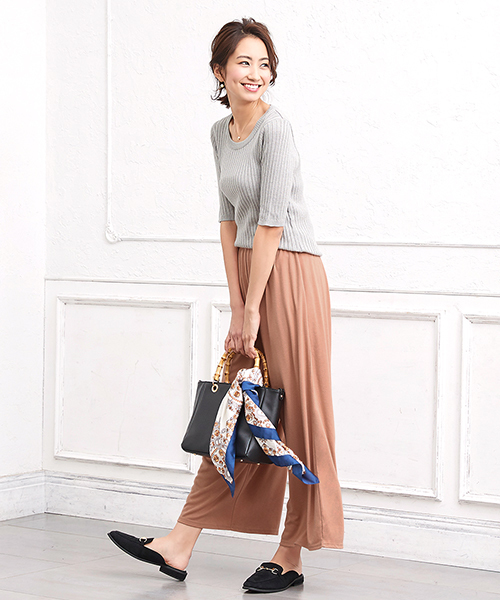 Pierrot（ピエロ）の「レーヨン混ガウチョワイドパンツ（その他パンツ・レディース・チャコールグレー/杢グレー/ピンクベージュ/イエロー系その他/ブラック/カーキオリーブ/ブラウン系その他/ネイビー/グリーン系その他/サンドベージュ・L/M）」の14枚目の写真