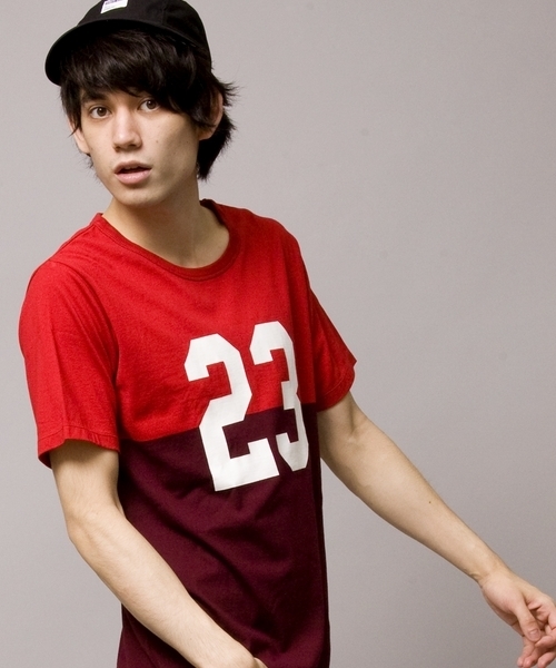 MONKEY TIME（モンキータイム）の「MT∴ パネル ナンバープリント クルーネック SSL ◆ §4（Tシャツ/カットソー・メンズ・ロイヤルブルー/イエロー/レッド・SMALL/MEDIUM/LARGE）」の3枚目の写真