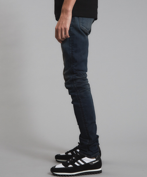 5351 POUR LES HOMMES(ゴーサンゴーイチプールオム)の「【ストレッチ抜群の定番デニム】ハイパワーストレッチスキニーデニム(デニムパンツ・メンズ・ブラック/インディゴブルー/ブルー/ライトブルー・44/46/48/50)」の15枚目の写真