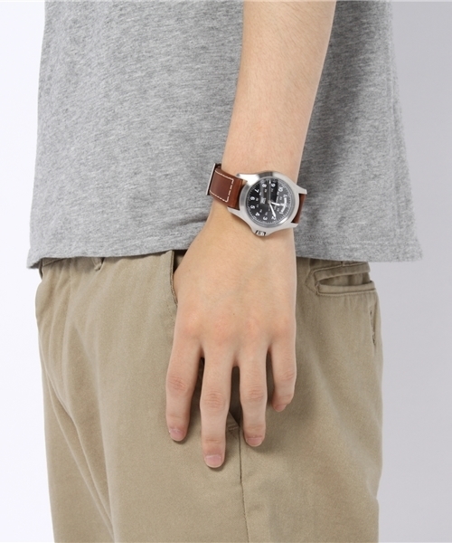 NANO universe（ナノユニバース）の「HAMILTON（ハミルトン）/カーキキング（アナログ腕時計・メンズ・ブラウン・FREE）」の2枚目の写真