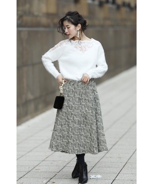 cawaii（カワイイ）の「デコルテレースの華やぎ。シャギーニットトップス（ニット/セーター・レディース・ホワイト・M/XL）」の4枚目の写真