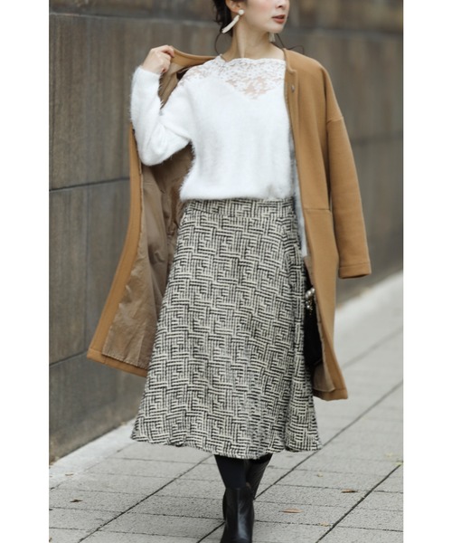 cawaii（カワイイ）の「デコルテレースの華やぎ。シャギーニットトップス（ニット/セーター・レディース・ホワイト・M/XL）」の2枚目の写真