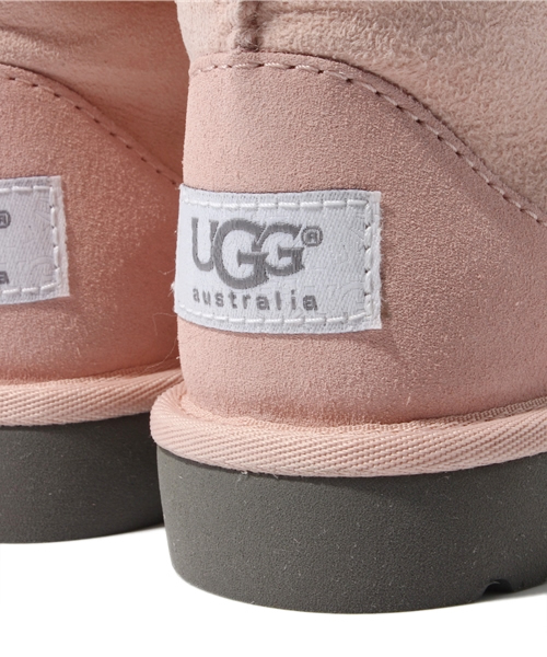 B:MING by BEAMS（ビーミングバイビームス）の「□UGG / KIDSクラシック （15～17㎝）（ブーツ・キッズ・グレー/ブラック/ベージュ/ピンク/パープル・15 /16/17）」の12枚目の写真