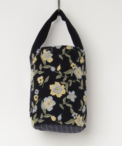 Nesessaire ネセセア の ウールエンブロイダリーバッグ トートバッグ Wear