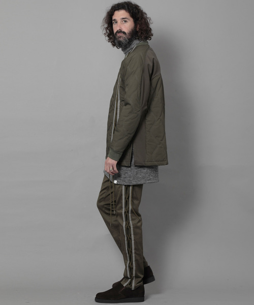 WHITE MOUNTAINEERING（ホワイトマウンテニアリング）の「【White Mountaineering】PRIMALOFT キルトレースアッププルオーバージャケット（ミリタリージャケット・メンズ・ブラック/カーキ・1/2/3）」の8枚目の写真