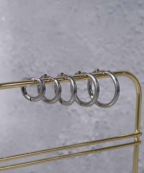 SBG（エスビー）の「SBG サージカルステンレスフープピアス / 金属アレルギー対応（ピアス（両耳用）・メンズ・シルバー/ゴールド/ブラック/ピンクゴールド/ブルー/ブラック系その他/ピンク系その他/ゴールド系その他/ブルー系その他/シルバー系その他・8/10/12/20/16/14）」の18枚目の写真