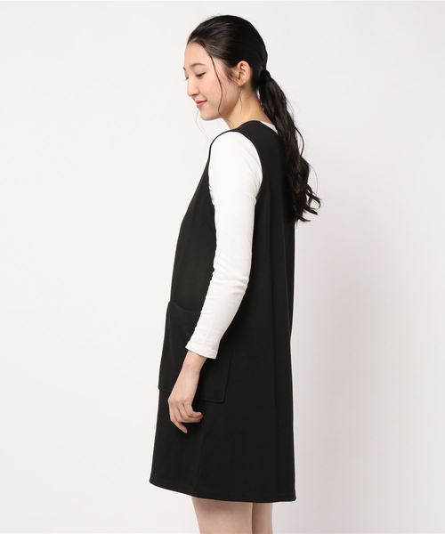 BELLUNA（ベルーナ）の「ニットカルゼ素材ジャンパードレス（ジャンパースカート・レディース・チャコールグレー/ブラック/カーキ・MEDIUM/LARGE/X-LARGE/XX-LARGE/XXX-LARGE/XXXX-LARGE）」の4枚目の写真