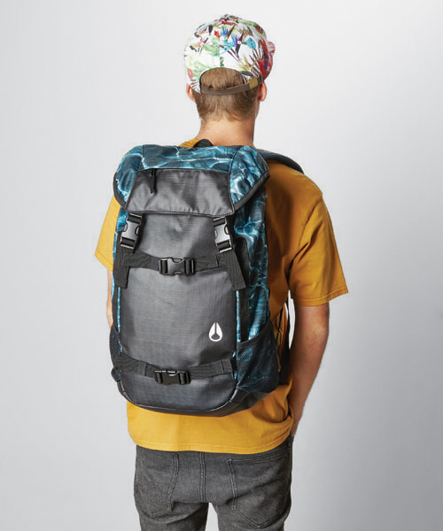 NIXON(ニクソン)の「NIXON LANDLOCK Ⅱ(バックパック/リュック・メンズ・ブラック/レッド/カモフラージュ/マルチ・ONE SIZE)」の12枚目の写真