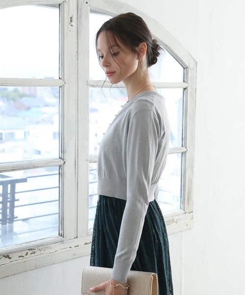 Luxe brille（リュクスブリエ）の「ラメ混レーヨンニット　クルーネック　カーディガン（カーディガン/ボレロ・レディース・ブラック/シルバー/ベージュ・38）」の7枚目の写真