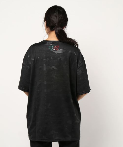 SY32 by SWEET YEARS(エスワイサーティトゥバイスィートイヤーズ)の「/SY32 by SWEET YEARS/CAMO LOGO TEE(Tシャツ/カットソー・レディース・ネイビー/ホワイト/ブラック/チャコールグレー・X-SMALL/XXX-LARGE/XX-LARGE/SMALL/LARGE/MEDIUM/X-LARGE/XXXX-LARGE/XX-SMALL/XXX-SMALL)」の7枚目の写真