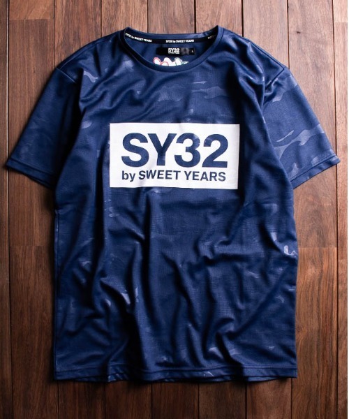 SY32 by SWEET YEARS(エスワイサーティトゥバイスィートイヤーズ)の「/SY32 by SWEET YEARS/CAMO LOGO TEE(Tシャツ/カットソー・レディース・ネイビー/ホワイト/ブラック/チャコールグレー・X-SMALL/XXX-LARGE/XX-LARGE/SMALL/LARGE/MEDIUM/X-LARGE/XXXX-LARGE/XX-SMALL/XXX-SMALL)」の4枚目の写真