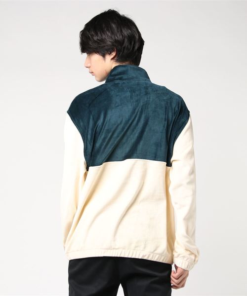 Carhartt WIP（カーハートダブリューアイピー）の「TILA PULLOVER 