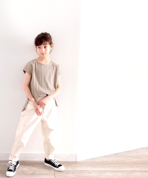 classicalelf（クラシカルエルフ）の「《キッズ 》ランダムリブフレンチボートネックTシャツ（Tシャツ/カットソー・キッズ・ベージュ/ホワイト/ブラック/グレイッシュベージュ・130/140/150）」の18枚目の写真