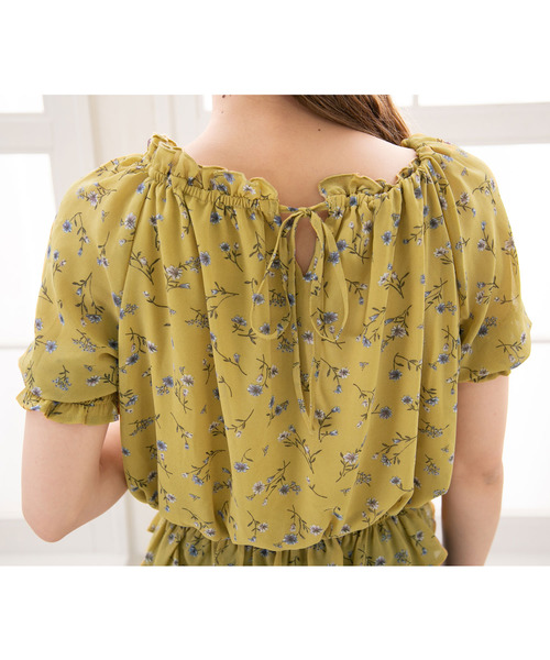 Newlyme（ニューリーミー）の「花柄スクエアネックブラウス（シャツ/ブラウス・レディース・ブラック/ブラウン/オフホワイト/マスタード・MEDIUM/LARGE）」の10枚目の写真