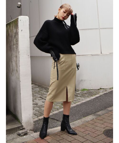 EMODA(エモダ)の「ポインテッドトゥブーツ(ブーツ・レディース・ブラック/ベージュ・SMALL/MEDIUM/LARGE)」の5枚目の写真