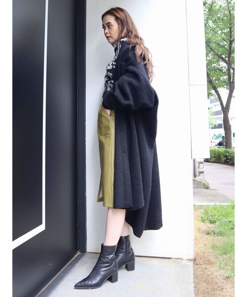 EMODA(エモダ)の「ポインテッドトゥブーツ(ブーツ・レディース・ブラック/ベージュ・SMALL/MEDIUM/LARGE)」の18枚目の写真