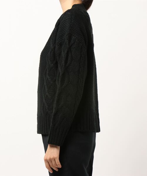 KOBE LETTUCE(コウベレタス)の「インドネシアクルーネックケーブルニットカーディガン(カーディガン/ボレロ・レディース・ベージュ系その他/ネイビー/ブラック・FREE)」の8枚目の写真