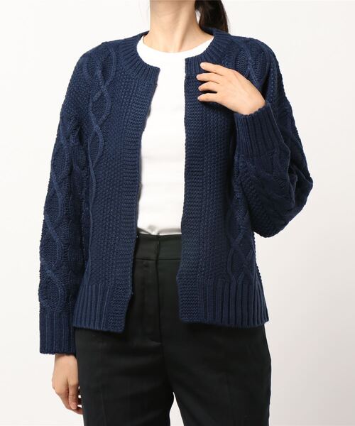 KOBE LETTUCE(コウベレタス)の「インドネシアクルーネックケーブルニットカーディガン(カーディガン/ボレロ・レディース・ベージュ系その他/ネイビー/ブラック・FREE)」の4枚目の写真