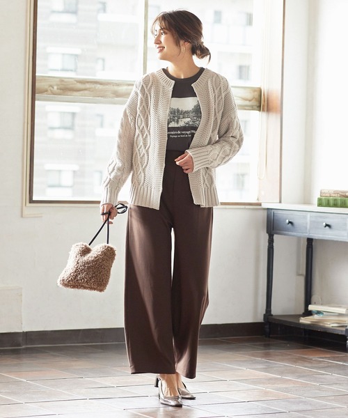 KOBE LETTUCE(コウベレタス)の「インドネシアクルーネックケーブルニットカーディガン(カーディガン/ボレロ・レディース・ベージュ系その他/ネイビー/ブラック・FREE)」の12枚目の写真