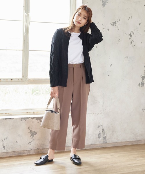 KOBE LETTUCE(コウベレタス)の「インドネシアクルーネックケーブルニットカーディガン(カーディガン/ボレロ・レディース・ベージュ系その他/ネイビー/ブラック・FREE)」の14枚目の写真