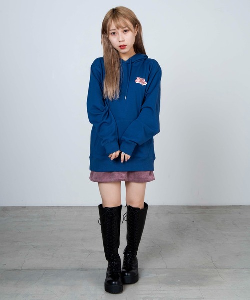 WEGO（ウィゴー）の「WEGO/バックロゴプリントプルパーカー（パーカー・レディース・ベージュ/ブルー・MEDIUM/LARGE/SMALL）」の12枚目の写真