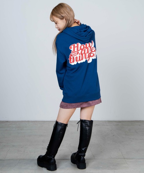 WEGO（ウィゴー）の「WEGO/バックロゴプリントプルパーカー（パーカー・レディース・ベージュ/ブルー・MEDIUM/LARGE/SMALL）」の14枚目の写真