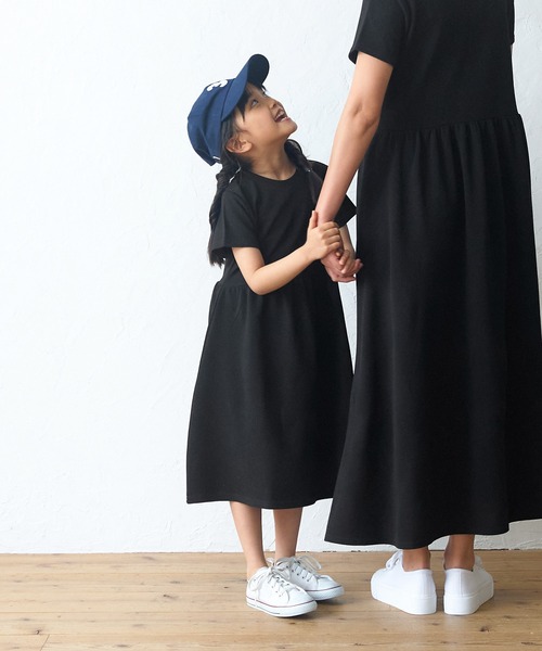 coca（coca）（コカ）の「キッズ エンボス加工切り替えギャザーワンピース（ワンピース・キッズ・ブラック/パープル/カーキ・100/110/130/120/140）」の4枚目の写真