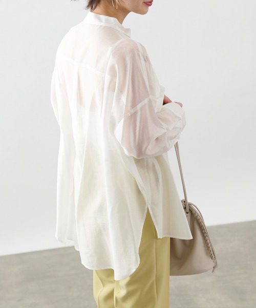 COLONY 2139(コロニートゥーワンスリーナイン)の「再生ポリバンドカラーシアー長袖シャツ(シャツ/ブラウス・レディース・カーキ/オフホワイト/ベージュ/ブラック・MEDIUM/LARGE)」の2枚目の写真