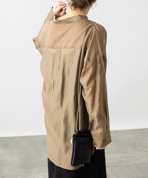 COLONY 2139(コロニートゥーワンスリーナイン)の「再生ポリバンドカラーシアー長袖シャツ(シャツ/ブラウス・レディース・カーキ/オフホワイト/ベージュ/ブラック・MEDIUM/LARGE)」の15枚目の写真