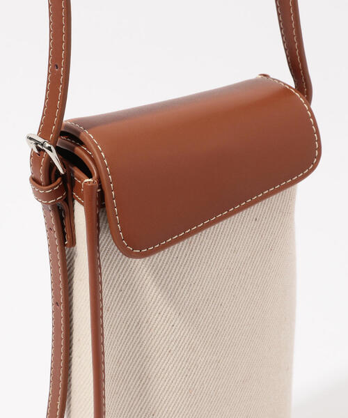 TOMORROWLAND (トゥモローランド)の「The dilettante コットンキャンバス×レザー サコッシュ(ボディバッグ/ウエストポーチ・メンズ・ホワイト系その他・FREE)」の4枚目の写真