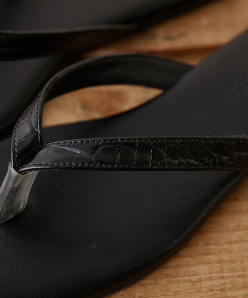 CIAOPANIC TYPY(チャオパニックティピー)の「スクエアトゥトングサンダル(サンダル・レディース・ブラック/ベージュ/ブラウン/パープル・38/36/37)」の6枚目の写真