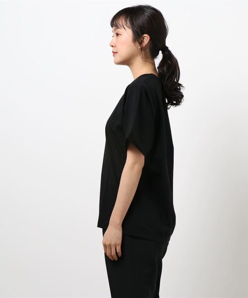 agnes b.（アニエスベー）の「SF64 TS レザールTシャツ（Tシャツ/カットソー・レディース・ホワイト/ネイビー/ブラック・3/2/1）」の4枚目の写真