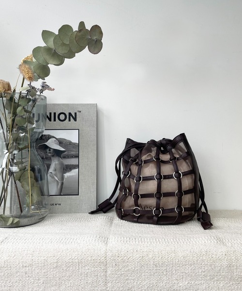 AS KNOW AS PINKY(アズノゥアズピンキー)の「ヌーディメッシュバッグ(ショルダーバッグ・レディース・ベージュ/ブラウン・FREE)」の1枚目の写真