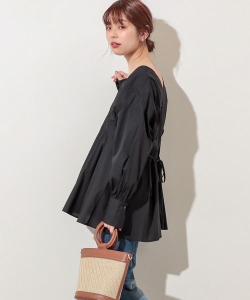 natural couture(ナチュラルクチュール)の「【WEB限定カラー有り】おしゃれタック2WAY大人ブラウス(シャツ/ブラウス・レディース・オフホワイト/ブラック/ベージュ/ラベンダー・FREE)」の11枚目の写真