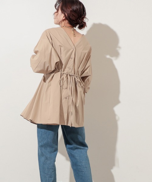 natural couture(ナチュラルクチュール)の「【WEB限定カラー有り】おしゃれタック2WAY大人ブラウス(シャツ/ブラウス・レディース・オフホワイト/ブラック/ベージュ/ラベンダー・FREE)」の22枚目の写真
