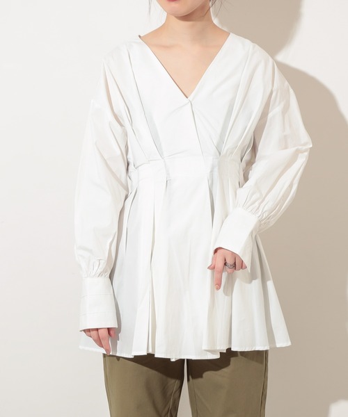 natural couture(ナチュラルクチュール)の「【WEB限定カラー有り】おしゃれタック2WAY大人ブラウス(シャツ/ブラウス・レディース・オフホワイト/ブラック/ベージュ/ラベンダー・FREE)」の16枚目の写真
