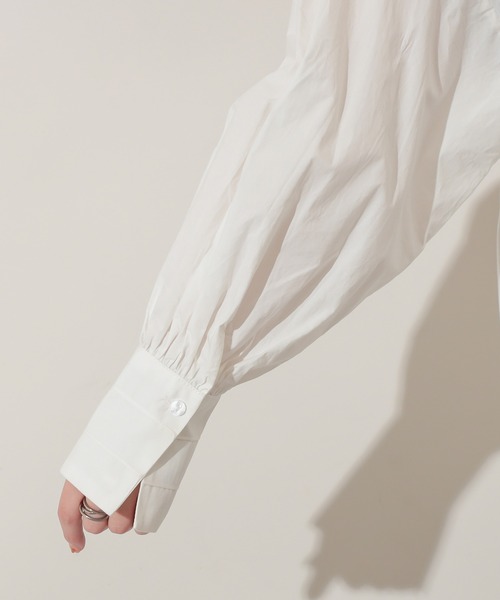 natural couture(ナチュラルクチュール)の「【WEB限定カラー有り】おしゃれタック2WAY大人ブラウス(シャツ/ブラウス・レディース・オフホワイト/ブラック/ベージュ/ラベンダー・FREE)」の7枚目の写真