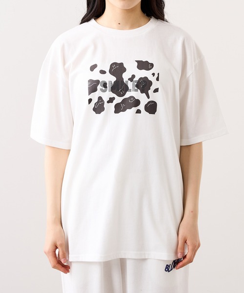 RASVOA（ラスボア）の「ウシ柄スマイル？Ｔシャツ（Tシャツ/カットソー・レディース・ブラック/オフホワイト・FREE）」の7枚目の写真