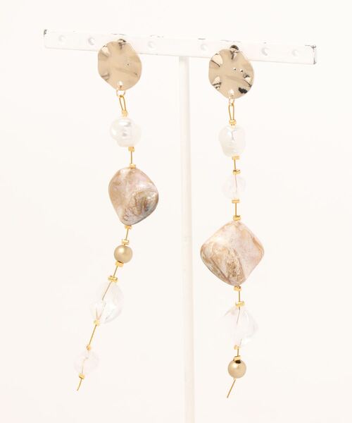 tone(トーン)の「【glou】ナチュラルシェル・クリアビーズのアシンメトリーピアス(ピアス(両耳用)・レディース・ゴールド・FREE)」の1枚目の写真