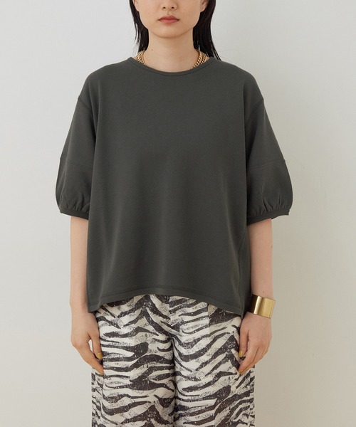 ADAM ET ROPE'(アダムエロペ)の「【WEB限定】ミニ裏毛パフスリーブTEE(Tシャツ/カットソー・レディース・チャコールグレー/キナリ/イエロー・FREE)」の17枚目の写真