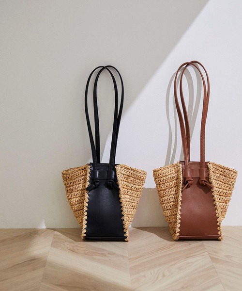 ROPE'（ロペ）の「ラフィアコンビミニバッグ（かごバッグ・レディース・ブラック/キャメル・FREE）」の2枚目の写真