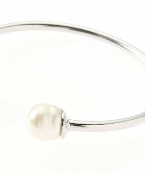 Spick & Span（スピックアンドスパン）の「Spick & Spanパールバングル（バングル/リストバンド・レディース・シルバー/ゴールド・FREE）」の5枚目の写真