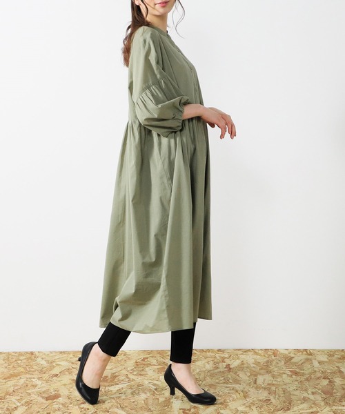 Honeys（ハニーズ）の「バンドカラーワンピース（ワンピース・レディース・ブラック/ブラウン/カーキ/アイボリー/ダークオレンジ・S/M/L）」の6枚目の写真