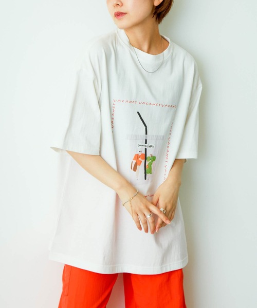 VACANCY（ヴァカンシー）の「【Aki Ishibashi×VACANCY】コラボイラストBIGTシャツ（Tシャツ/カットソー・レディース・ホワイト/オレンジ・FREE）」の3枚目の写真