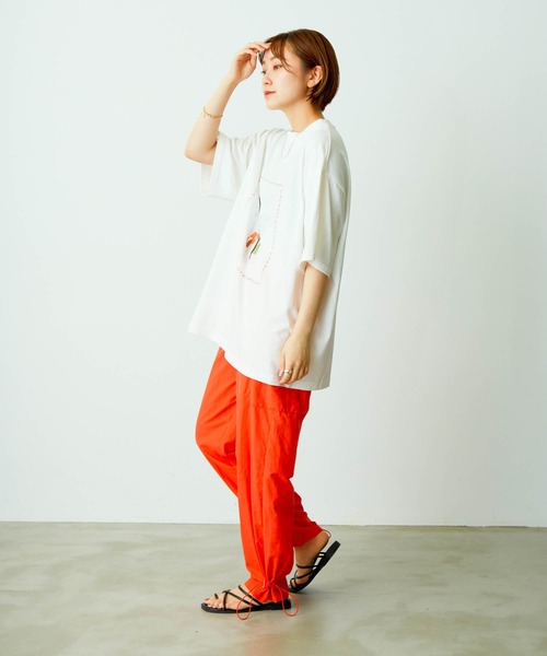 VACANCY（ヴァカンシー）の「【Aki Ishibashi×VACANCY】コラボイラストBIGTシャツ（Tシャツ/カットソー・レディース・ホワイト/オレンジ・FREE）」の13枚目の写真