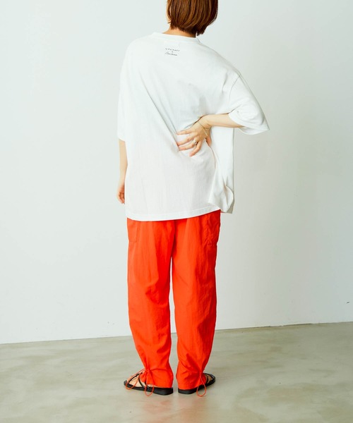 VACANCY（ヴァカンシー）の「【Aki Ishibashi×VACANCY】コラボイラストBIGTシャツ（Tシャツ/カットソー・レディース・ホワイト/オレンジ・FREE）」の15枚目の写真