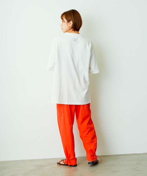VACANCY（ヴァカンシー）の「【Aki Ishibashi×VACANCY】コラボイラストBIGTシャツ（Tシャツ/カットソー・レディース・ホワイト/オレンジ・FREE）」の16枚目の写真